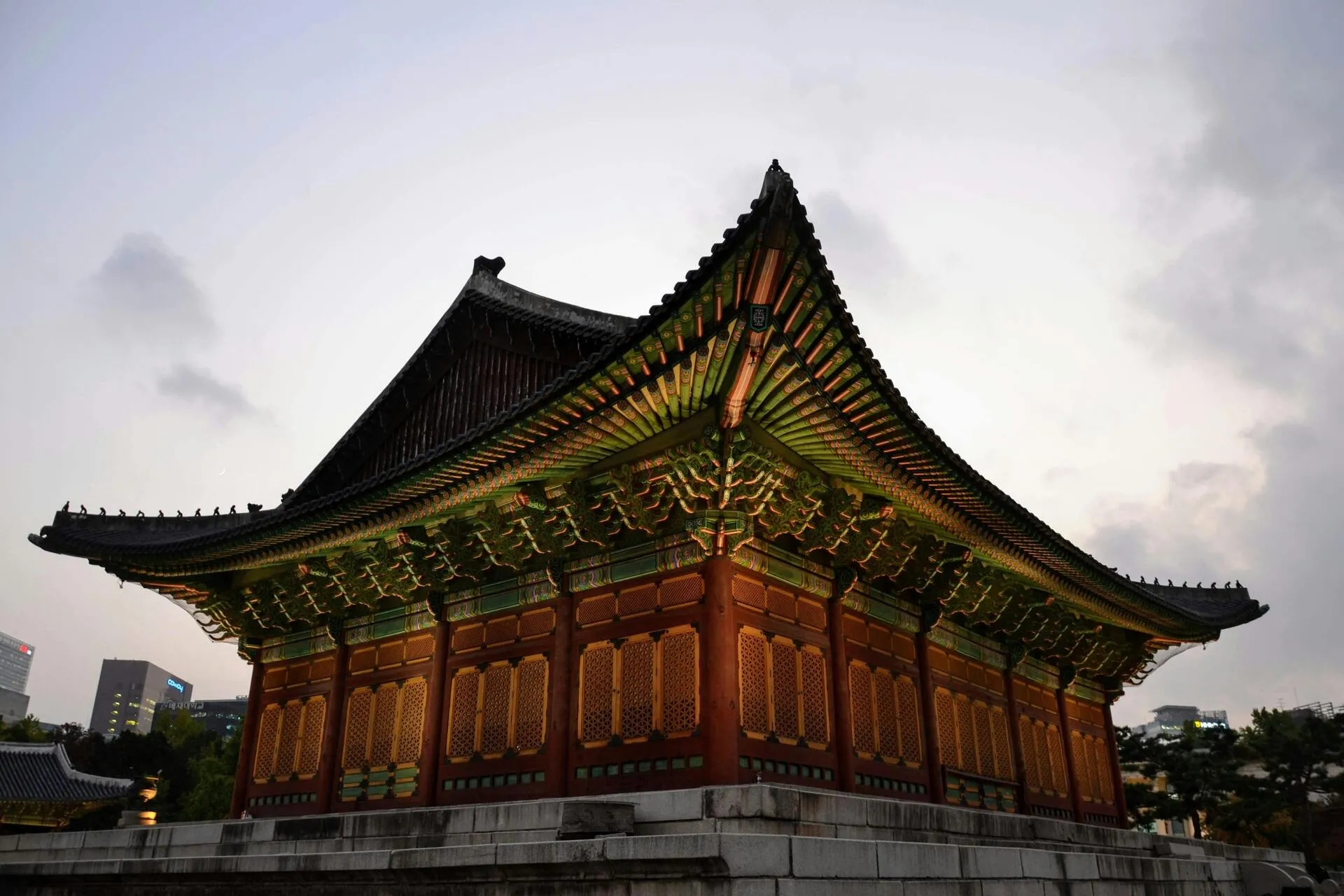 pexels-janzidlicky-3233090